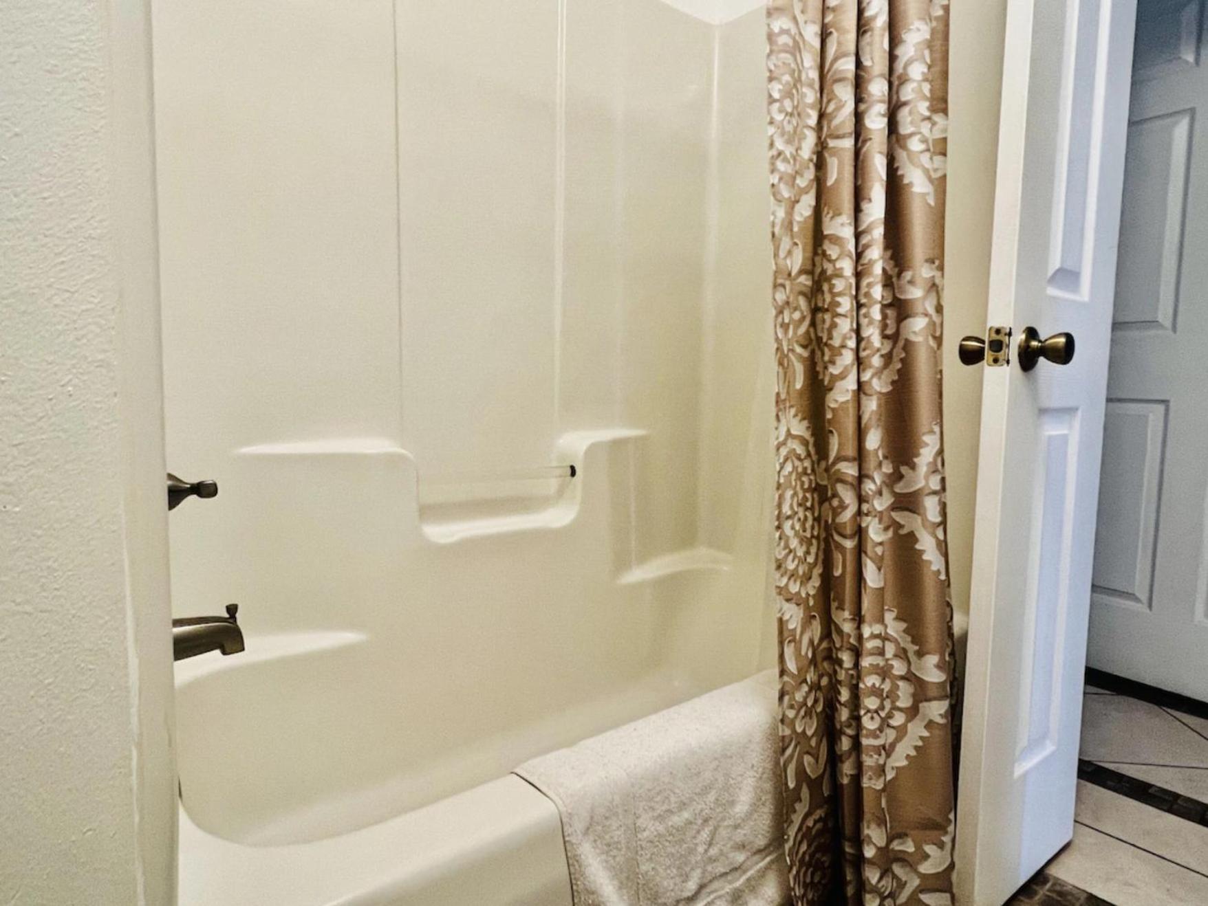 Charming 2 Bdr 1 Bath Home Fenced Byard N Pensacola Pet Friendly Close To Bases Eksteriør bilde